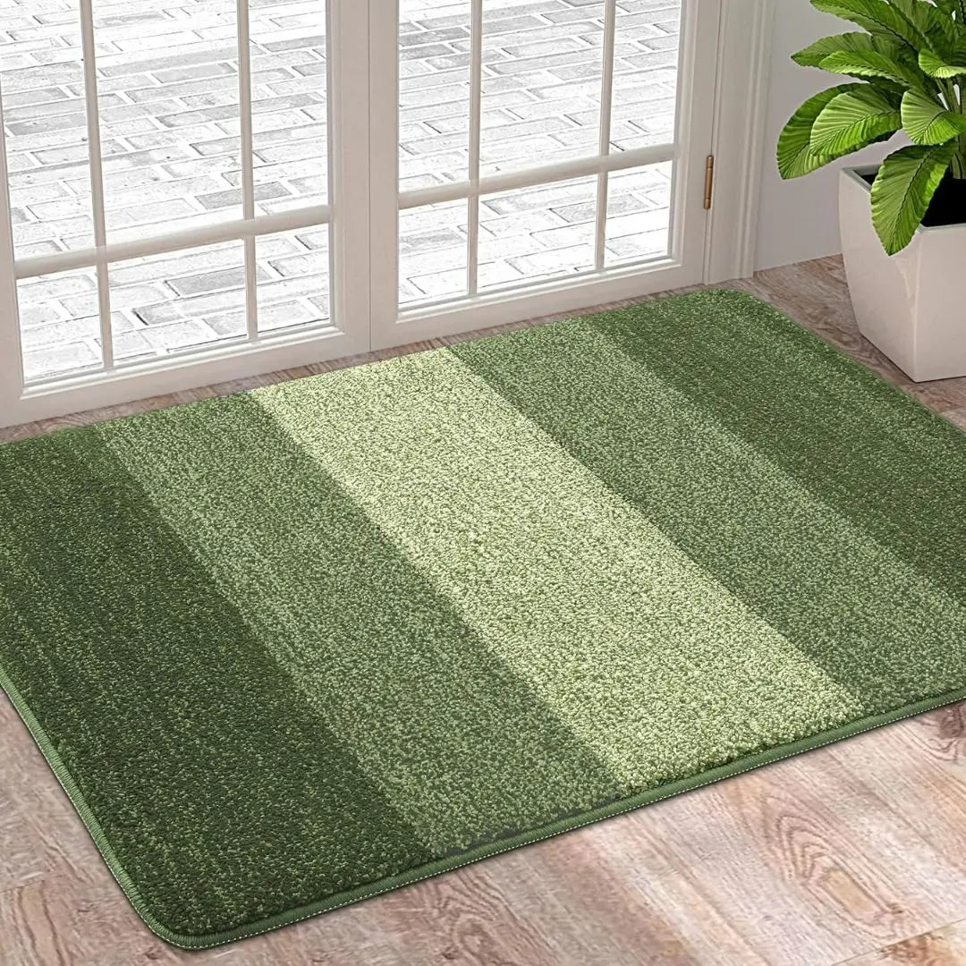 Non-slip indoor doormat with water-repellent surface