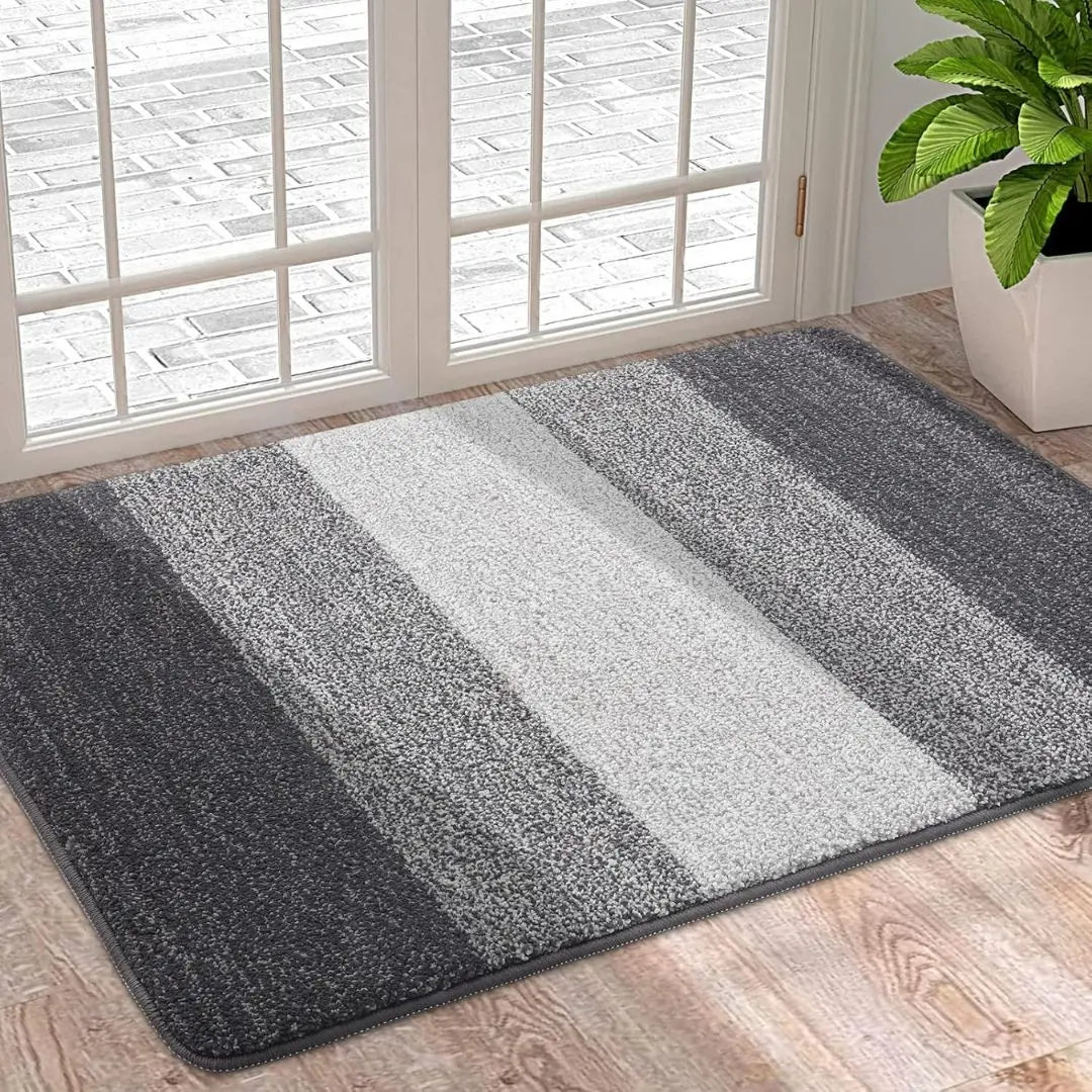 Non-slip indoor doormat with water-repellent surface