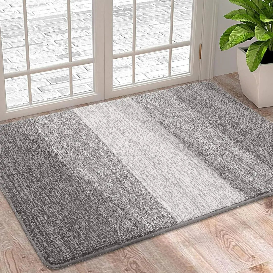 Non-slip indoor doormat with water-repellent surface