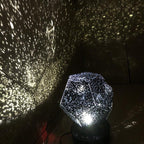 Projektor nieba AstraLume Nebula do przytulnej nocnej atmosfery