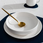 Zestaw sztućców Sleek Lines z nowoczesnym stylem do jadalni