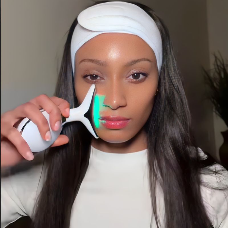 LED Facial Sculpting Tool With EMS And Light Therapy For Every Skin Type