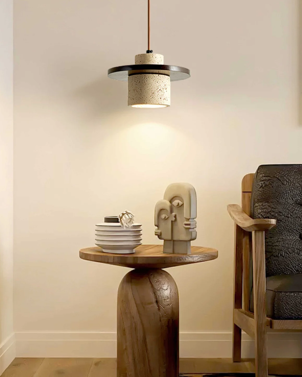 Terryn hængelampe travertin og valnød naturlig glød