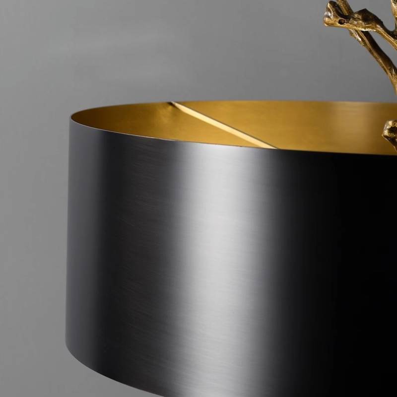 Elegáns márvány talpú asztali lámpa fekete búrával – Modern tervezői világítás