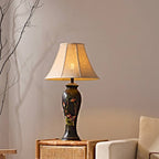 装饰性高脚台灯，陶瓷灯身配花卉图案