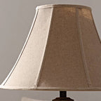 装饰性高脚台灯，陶瓷灯身配花卉图案