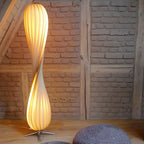 Lumina Twist gulvlampe med beroligende LED-lys til stuer og soveværelser