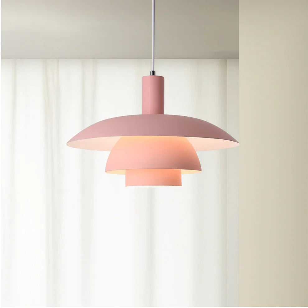 Nordisk loftslampe med moderne enkelhed til ethvert rum