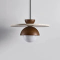 Moderní závěsná dřevěná lampa s minimalistickým designem