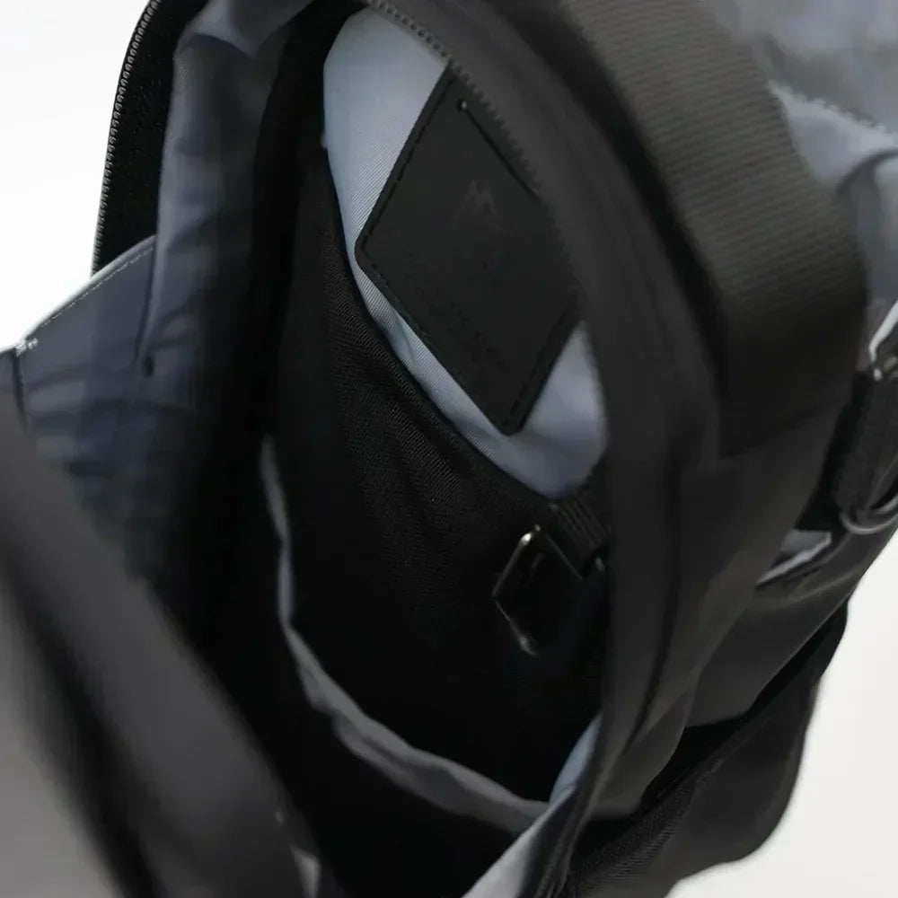 QuantaLock magnetická sportovní taška pro snadný a bezpečný přístup