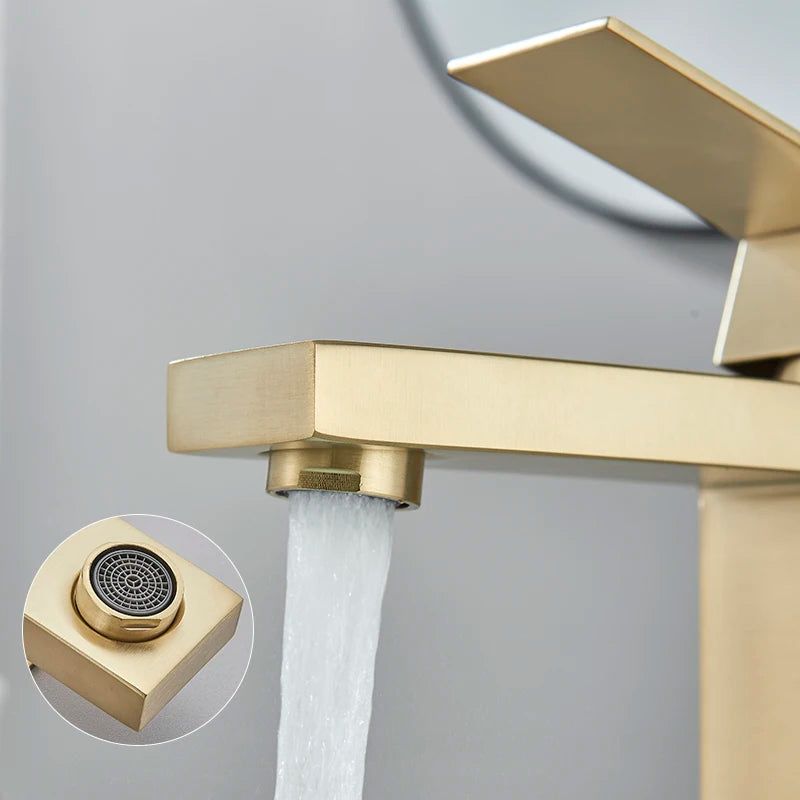 Astraea Modern Bathroom Faucet With Single-Handle Design