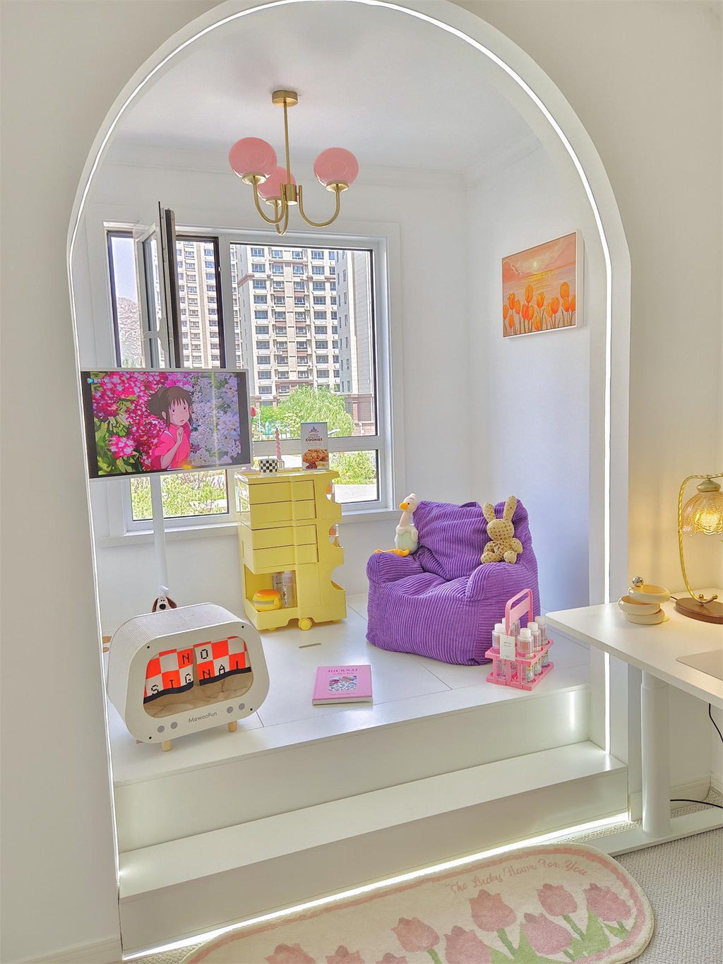 Alora Marshmallow Chandelier With Pink Glass Shades