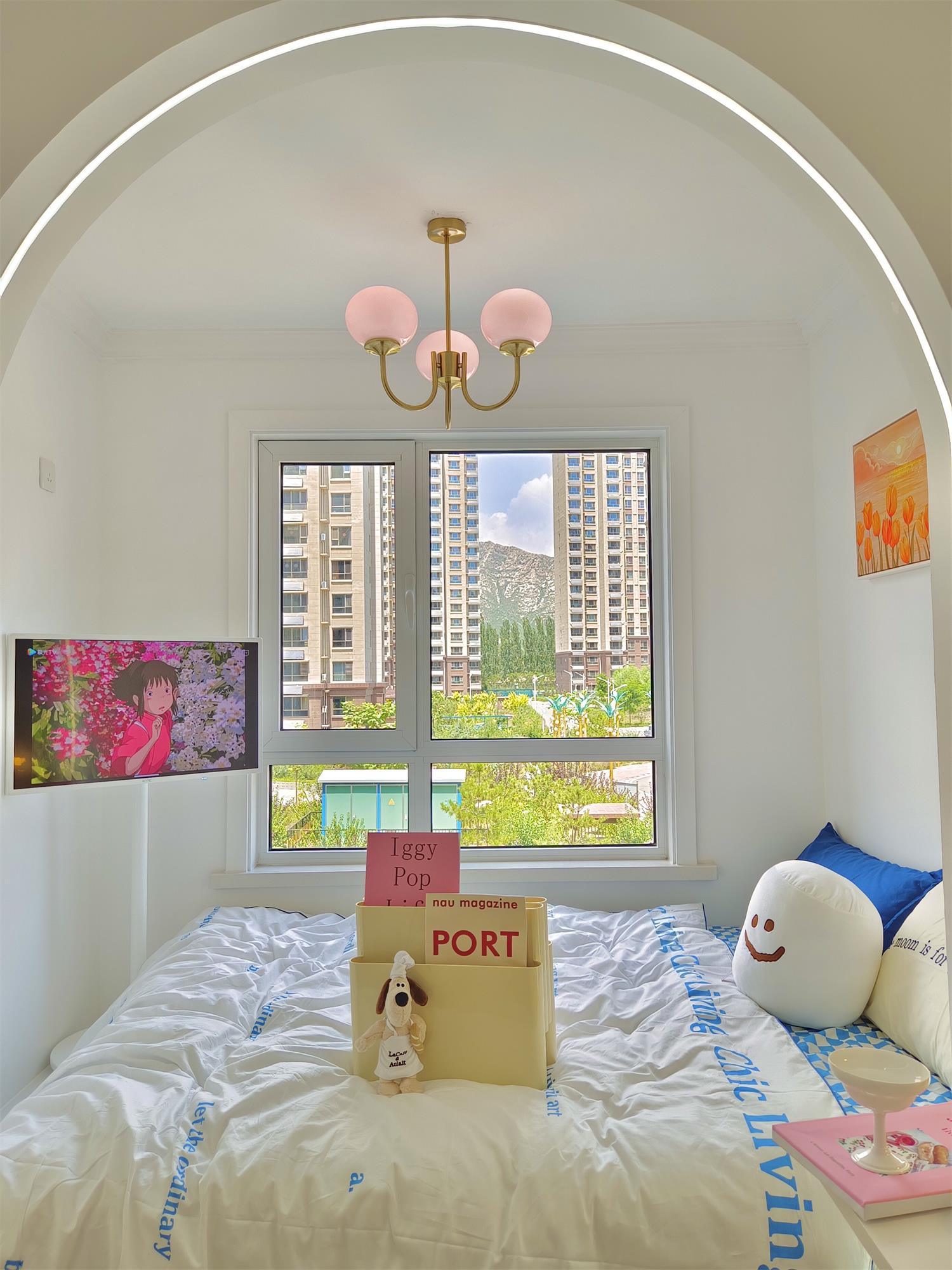 Alora Marshmallow Chandelier With Pink Glass Shades