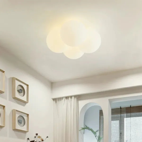 NimbusCloud LED loftlampe med skyinspireret design til stuer