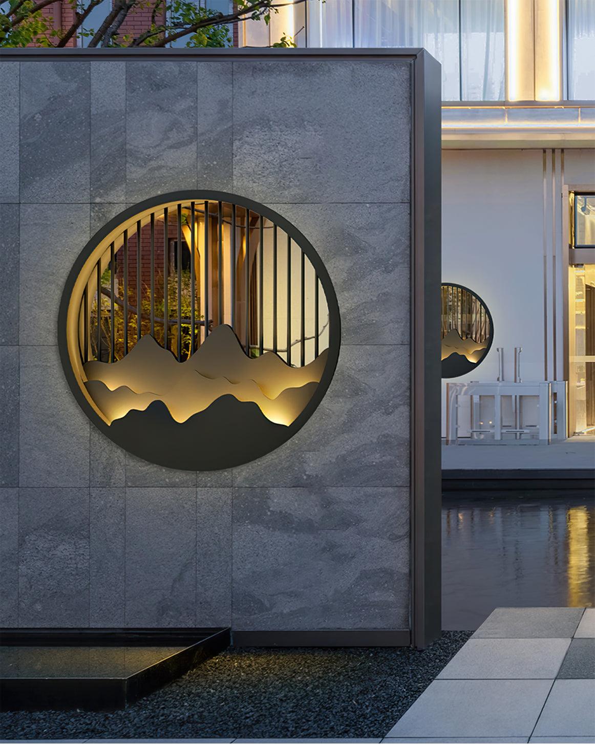 مصباح جداري خارجي كايرنكريست بنقوش جبلية أنيقة