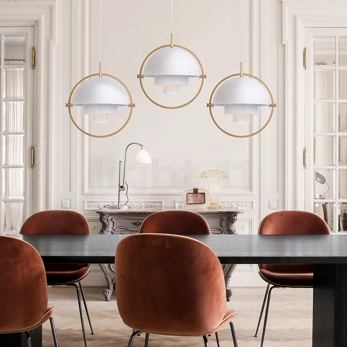 נברשת תלויה NovaNest עם וילונות מקוננים בעיצוב דני