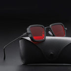 Gafas de sol cuadradas retro Aurex con montura dorada y protección UV400