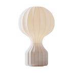 Modern asztali lámpa lágy, meleg fénnyel a nyugodt díszítéshez