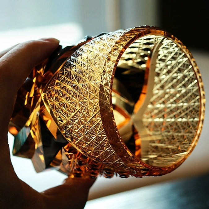 Kirei | Käsintehty Dark Knight -viskilasi puisessa laatikossa | Petprovac