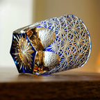 Kirrea ručně vyráběná whisky sklenice v modré a jantarové barvě s dřevěnou krabičkou | Petprovac