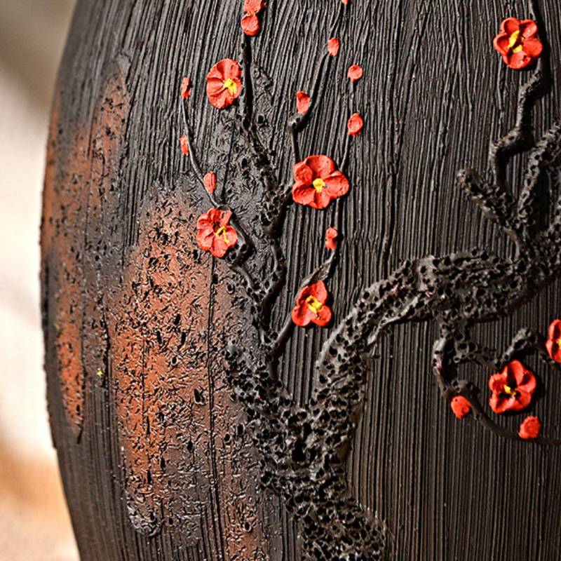 Keramisk bordslampa med linneskärm för varm stämningsbelysning i vardagsrummet