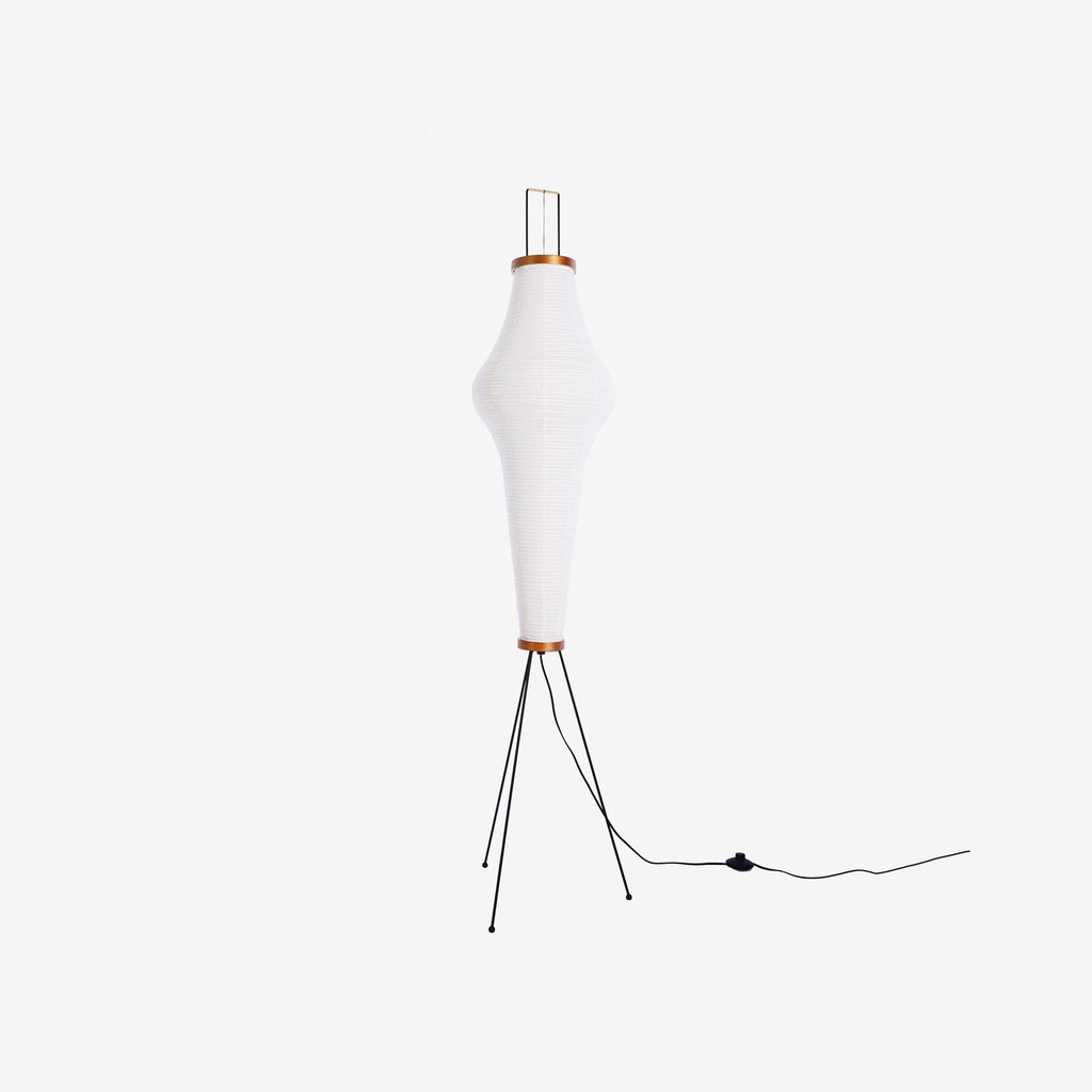 Lampada da terra in carta di riso Kazumi di Petprovac con bagliore ambientale morbido
