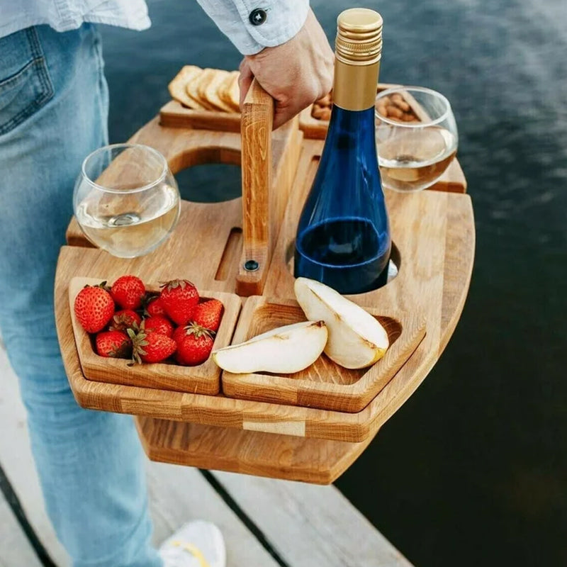 طاولة نبيذ خشبية محمولة من Winenest للنزهات الخارجية