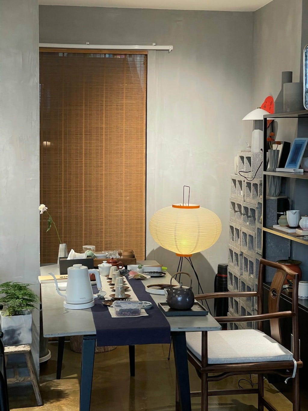 Kaze Rice Paper Floor Lamp - Japanese-Inspired Ambient Glow