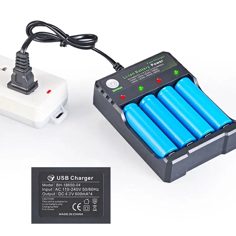 Chargeur de batterie Li-Ion 4 emplacements pour 18650 et 18500 avec arrêt automatique
