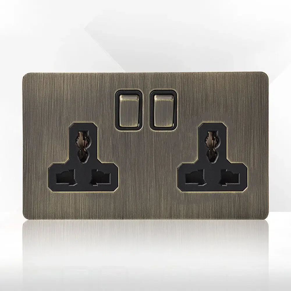 Antikk bronse metall veggkontakt med USB-ladeport