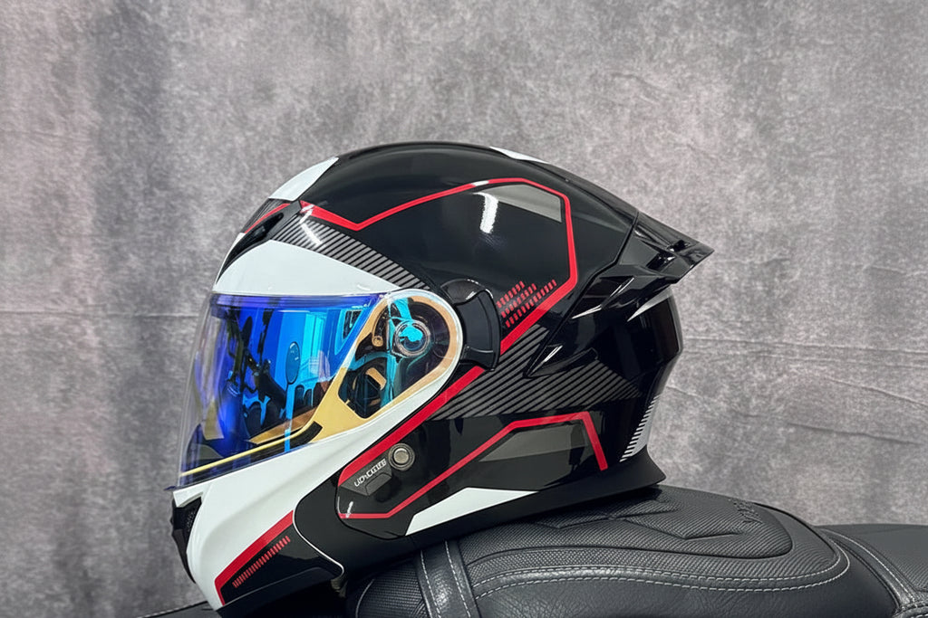Casca de motocicletă integrală rabatabilă cu lentile duble și aripă aerodinamică spate, certificată DOT