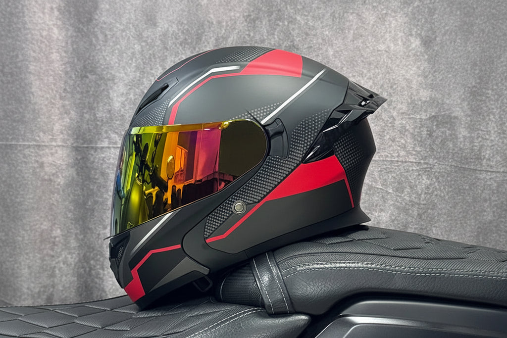 Casca de motocicletă integrală rabatabilă cu lentile duble și aripă aerodinamică spate, certificată DOT