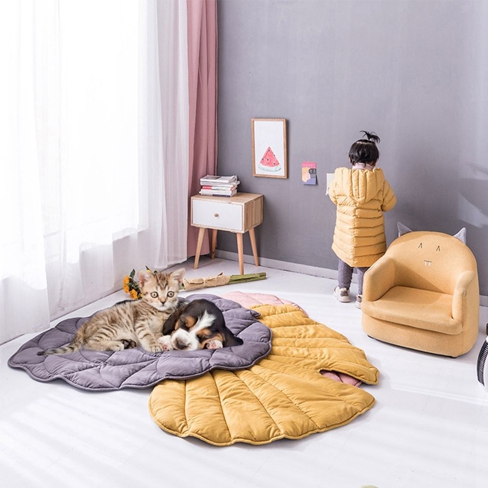 Cool Breathable Dog Mat Leaf Shaped Washable For Pets