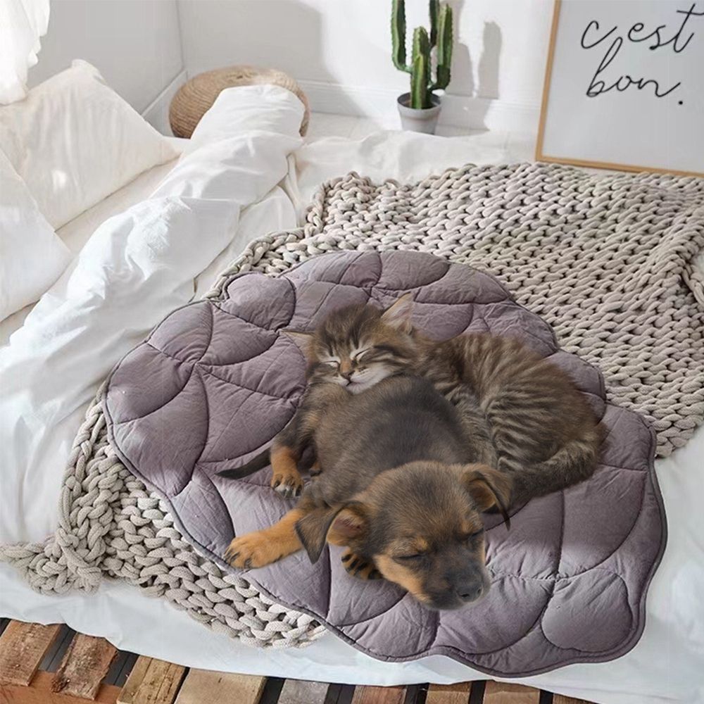 Cool Breathable Dog Mat Leaf Shaped Washable For Pets