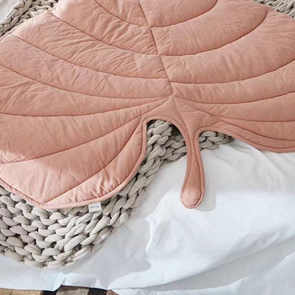 Cool Breathable Dog Mat Leaf Shaped Washable For Pets