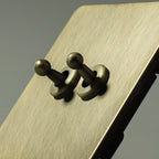 Antikk bronse metall veggkontakt med USB-ladeport