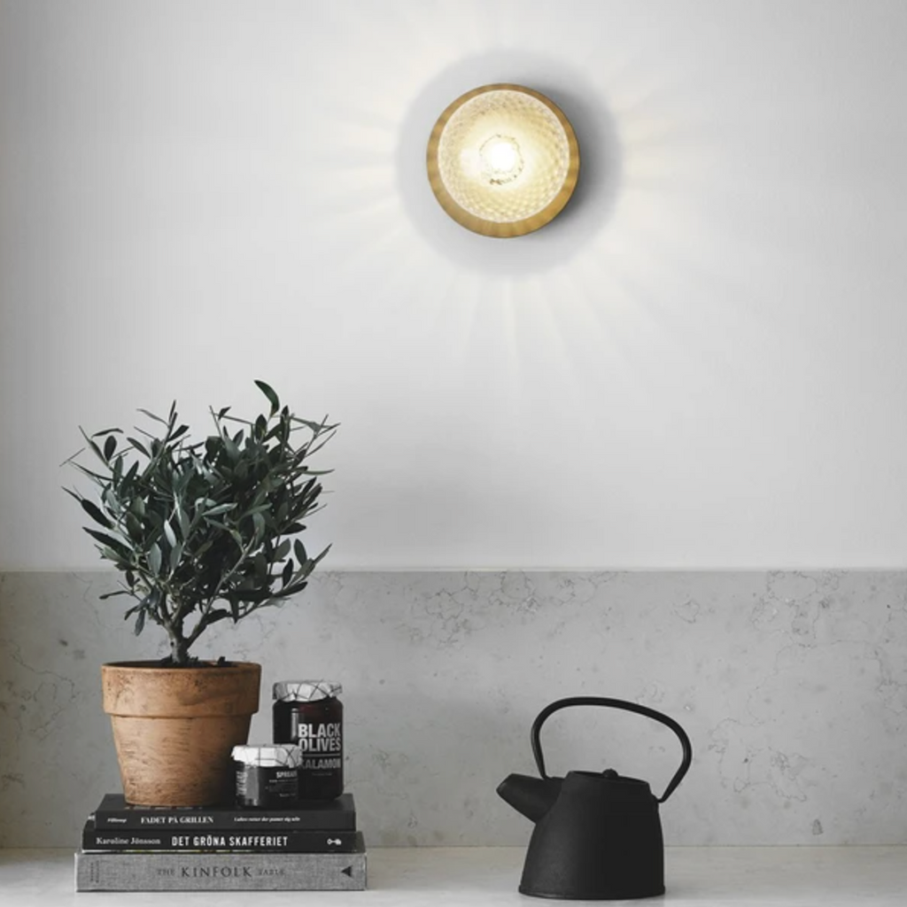 Globe taklampe med metallplate | Petprovac