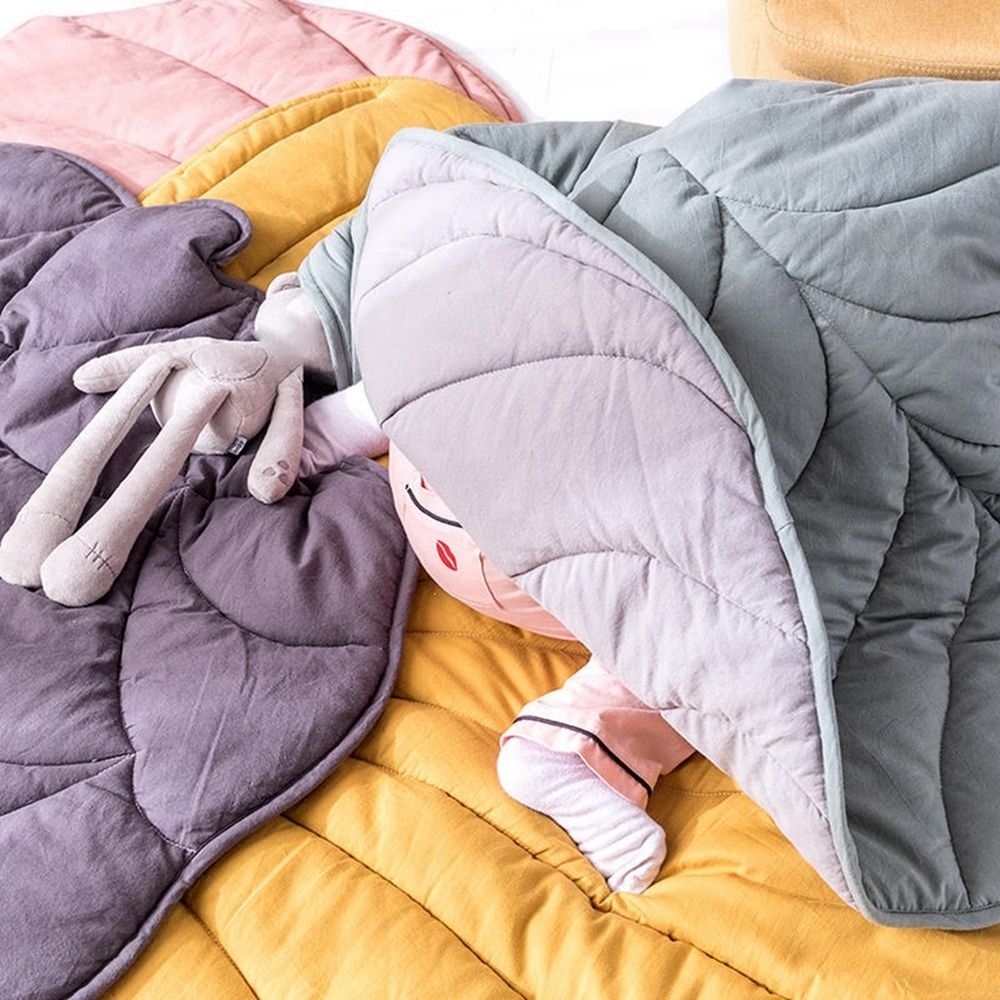 Cool Breathable Dog Mat Leaf Shaped Washable For Pets