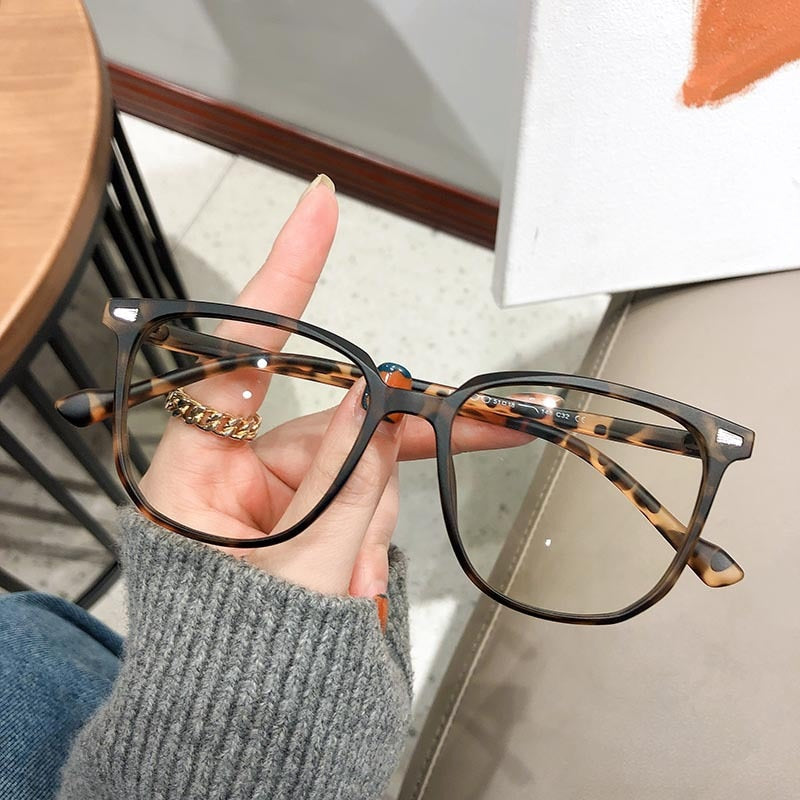 近視と快適さのためのNovaSightブルーライトフィルター眼鏡