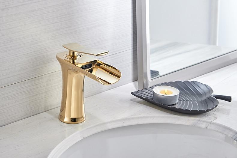 Baterie pentru chiuvetă cu efect de cascadă din alamă cromată cu două țevi