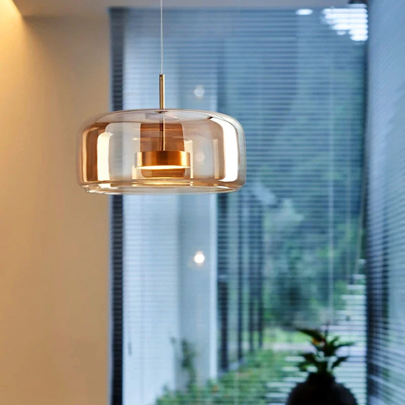 SleekChic – Moderner Glaskuppel-Kronleuchter