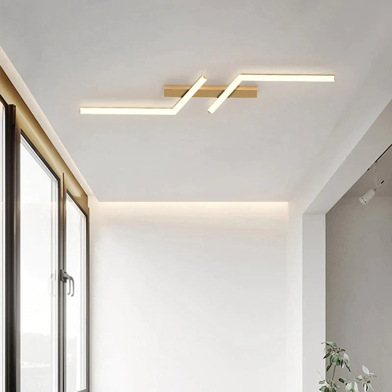 SleekGlow Deckenleuchte mit integriertem LED-Band