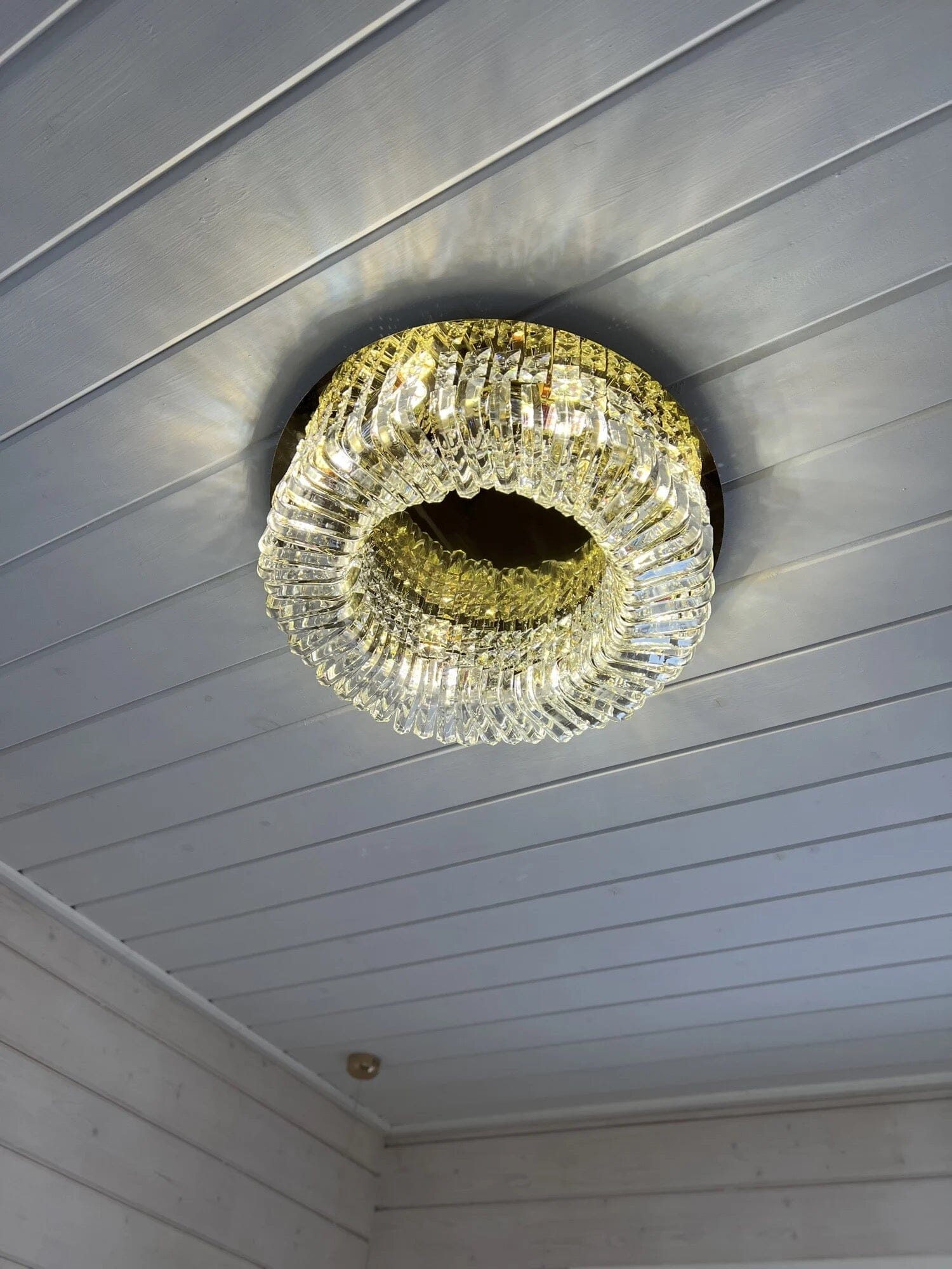 Aurelis ring lysekrone