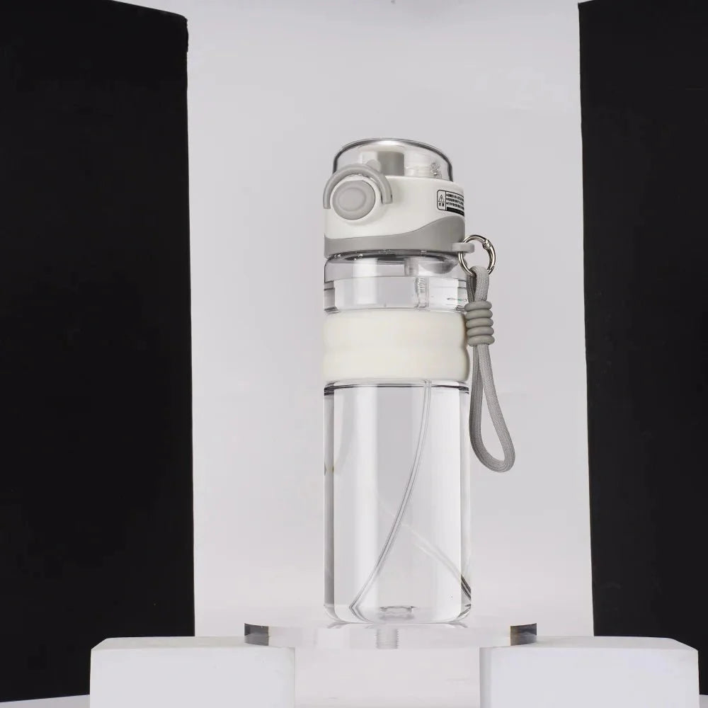 Tragbare 800 ml Auslaufsichere Sprühwasserflasche für Sport und Outdoor 0