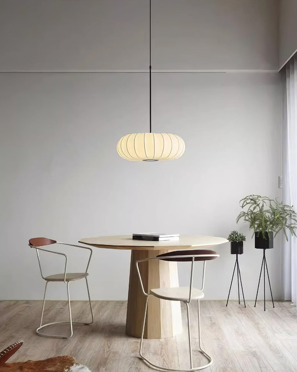 Kisara Wabi Sabi Pendelleuchte für rustikale Räume mit Holz
