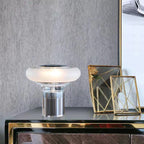 Modern üvegasztali lámpa króm talppal - StudioAura Hangulat