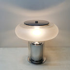 Modern üvegasztali lámpa króm talppal - StudioAura Hangulat