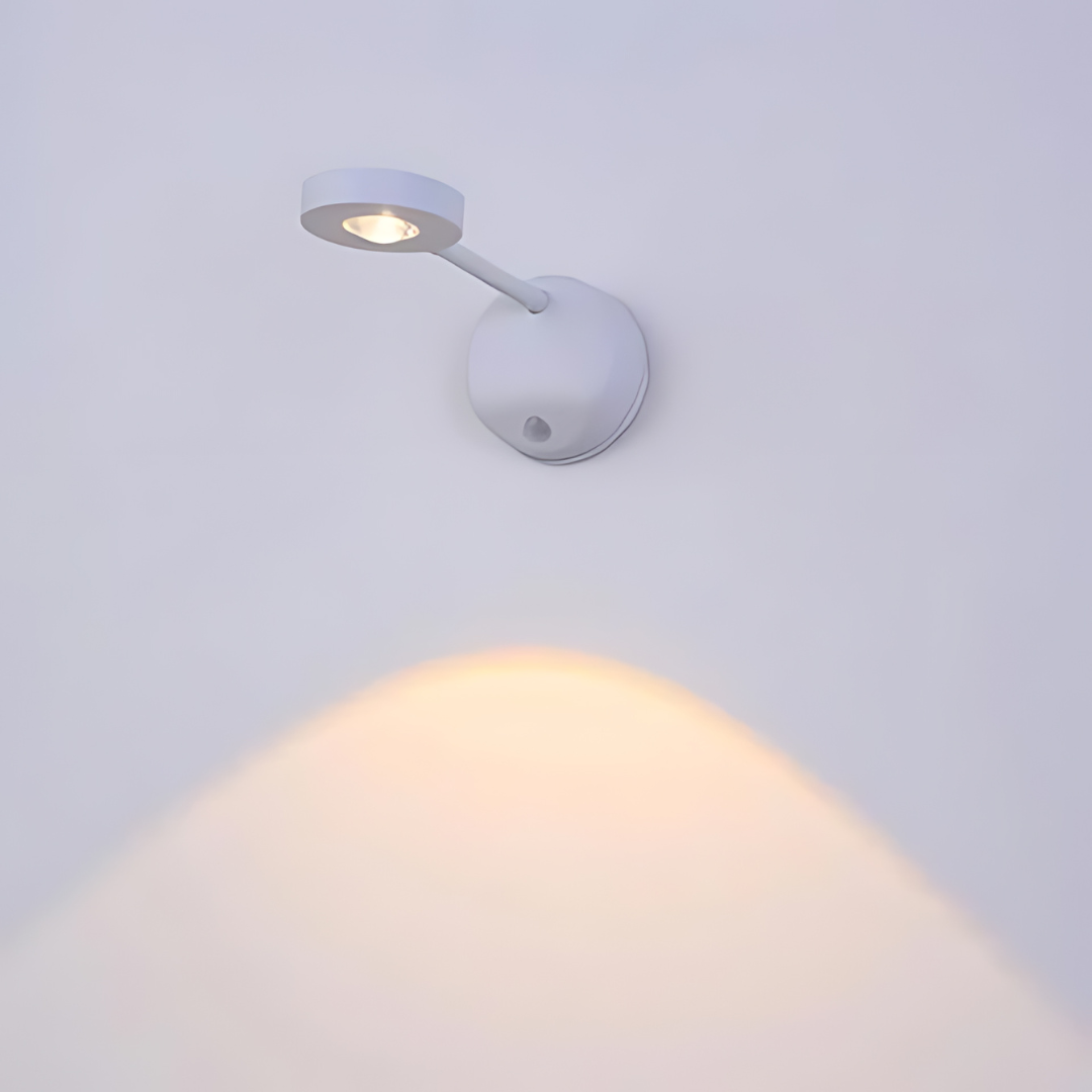 LED reflektor Spark360 s pohybovým senzorem pro chytré domácí osvětlení a zvýraznění místností