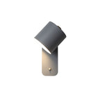 Aurelia Væglampe med Buet Silhuet og Stemningsfuldt Skær