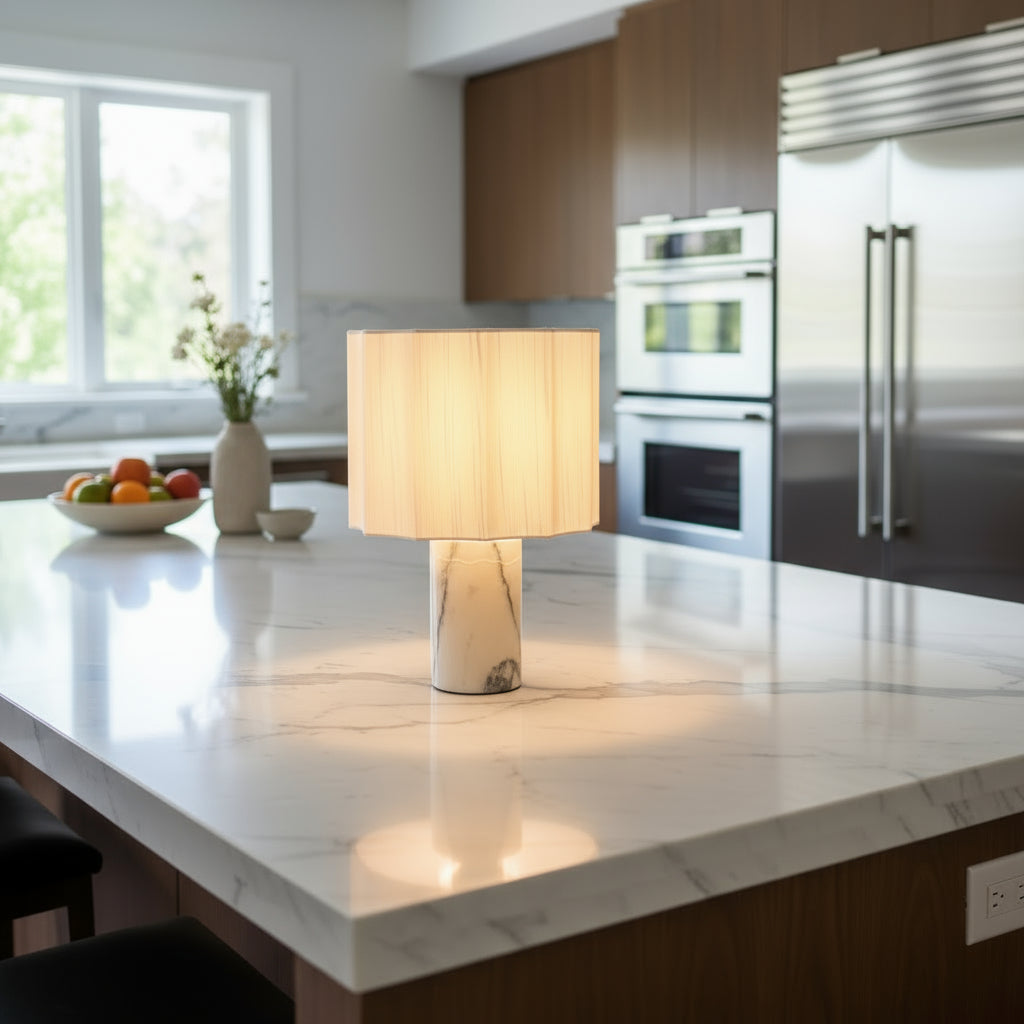 Modern márvány asztali lámpa elegáns díszvilágításhoz